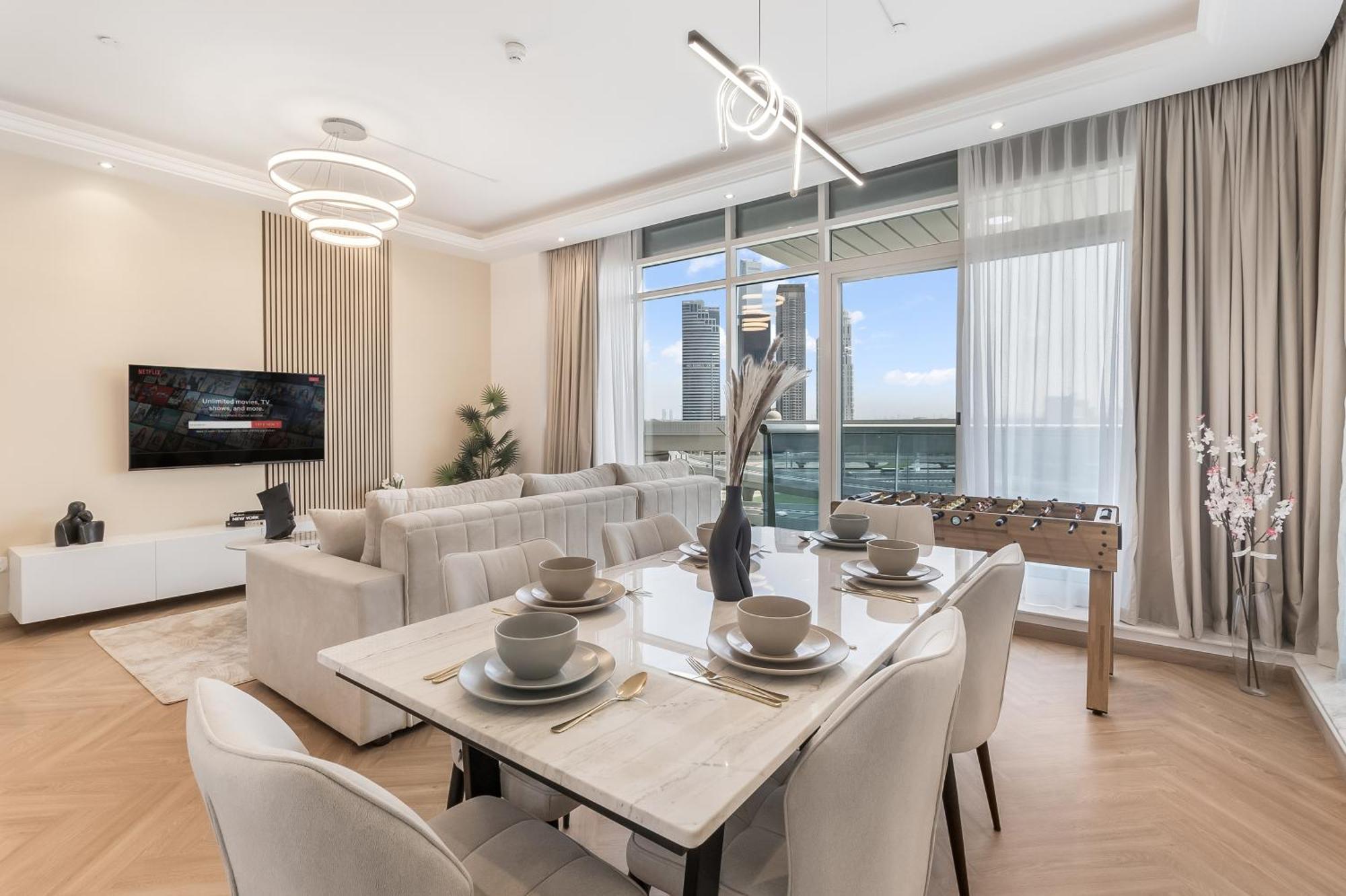 Spacious 3 Bedroom Newly Furnished - Marina * Dubai